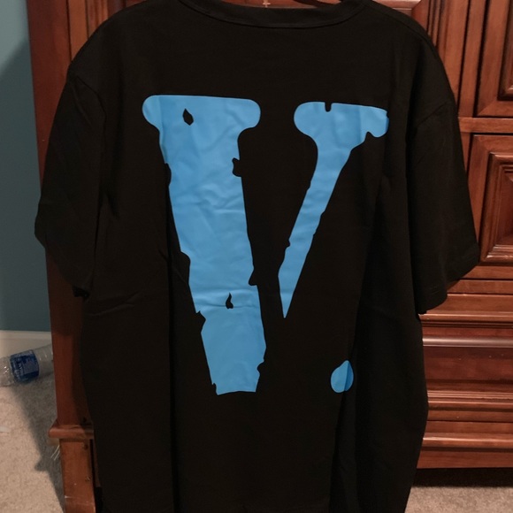 Vlone T-shirt too big never worn - Picture 4 of 4